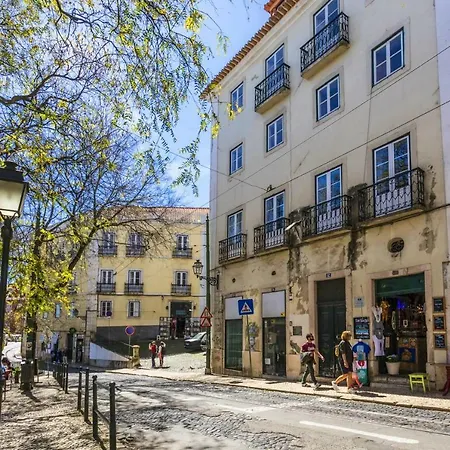 Lisboa-oliveirinha شقة *